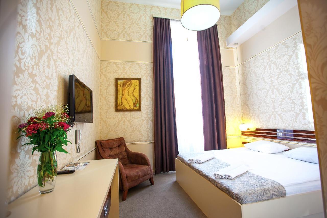 Rustaveli Hotel Tbilisi ภายนอก รูปภาพ